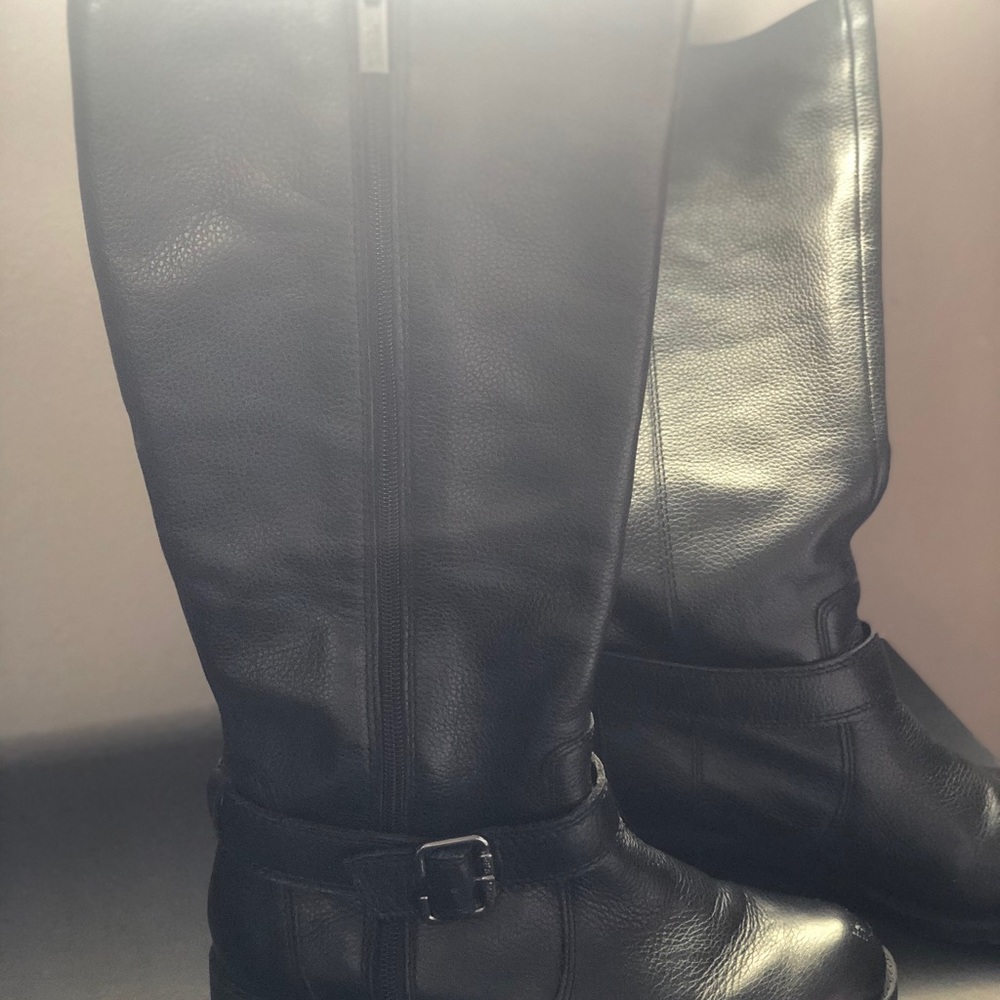 Kenneth Cole Reaction black tall boots!